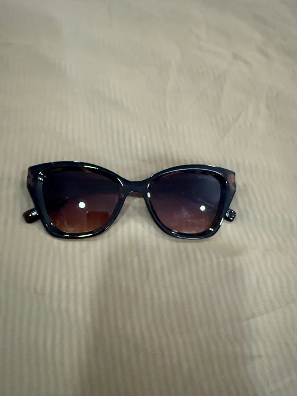 Tommy Hilfiger Women's Cat-Eye Sunglasses in Dark Tortoise and Brown Gradient